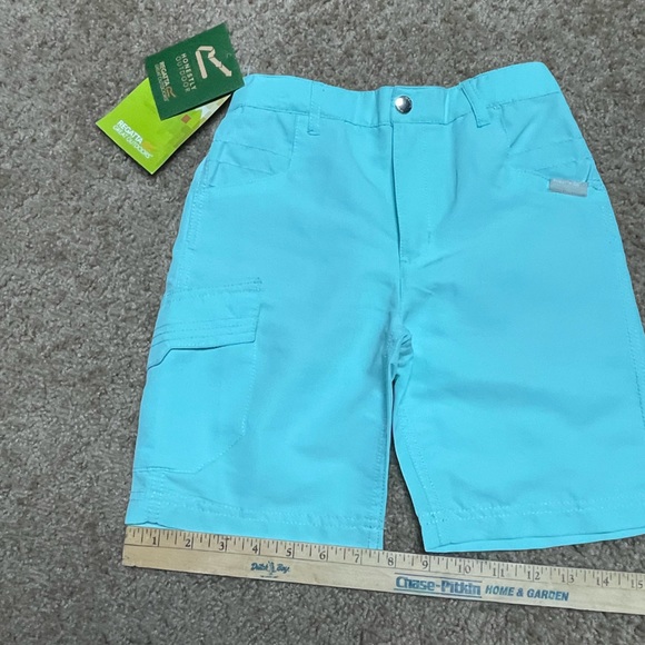 REGATTA GREAT OUTDOORS KIDS SORCER CARGO WALKING SHORTS. COOL AQUA. SIZE 7-8. - Picture 6 of 13